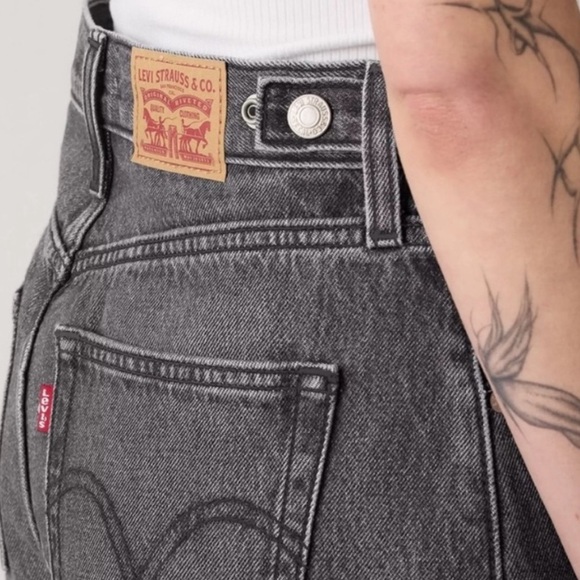 NWT Levi’s Cinch Barrel Jeans - Picture 4 of 13